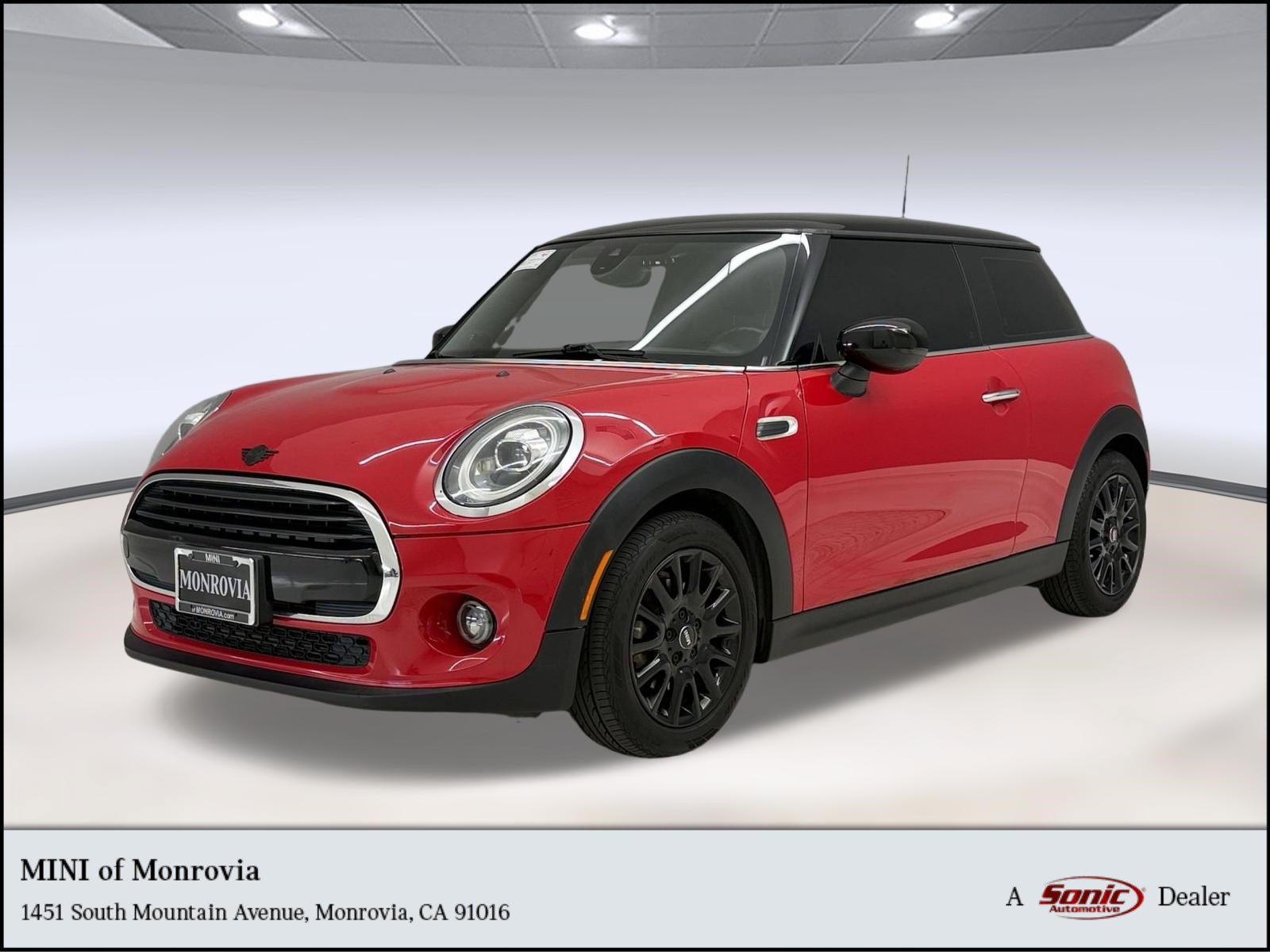 Used 2021 MINI Cooper 2-Door Hardtop FWD image 1