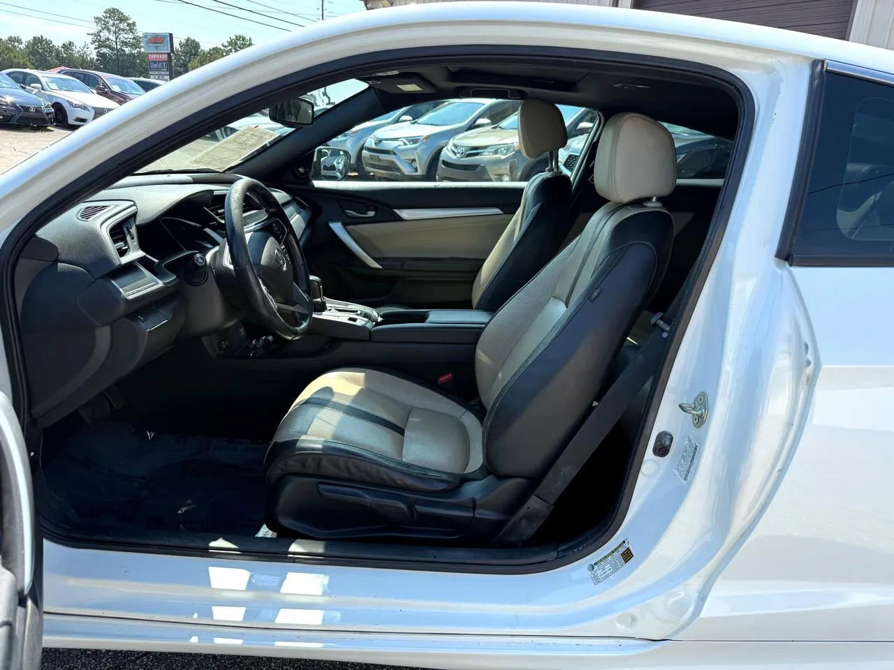 Used 2017 Honda Civic EX-L image 8