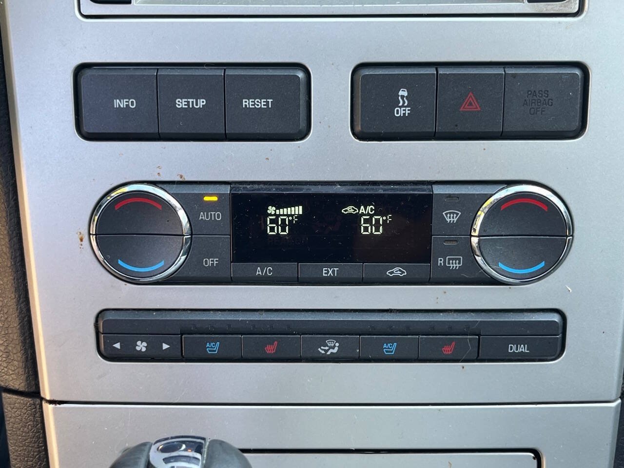 Used 2010 Lincoln MKX AWD image 14