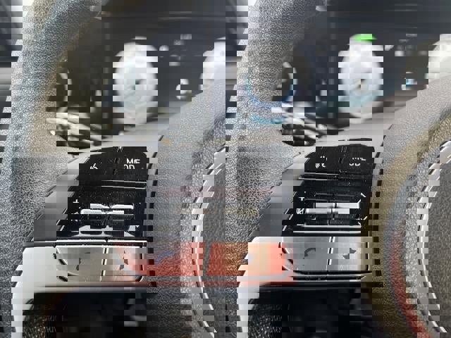 Used 2024 Hyundai Elantra SEL image 8