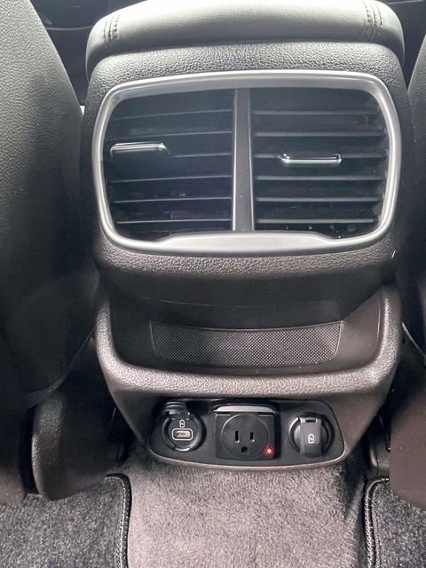 Used 2020 Hyundai Santa Fe Limited FWD image 11