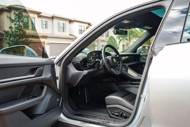 Used 2024 Porsche Taycan GTS image 16