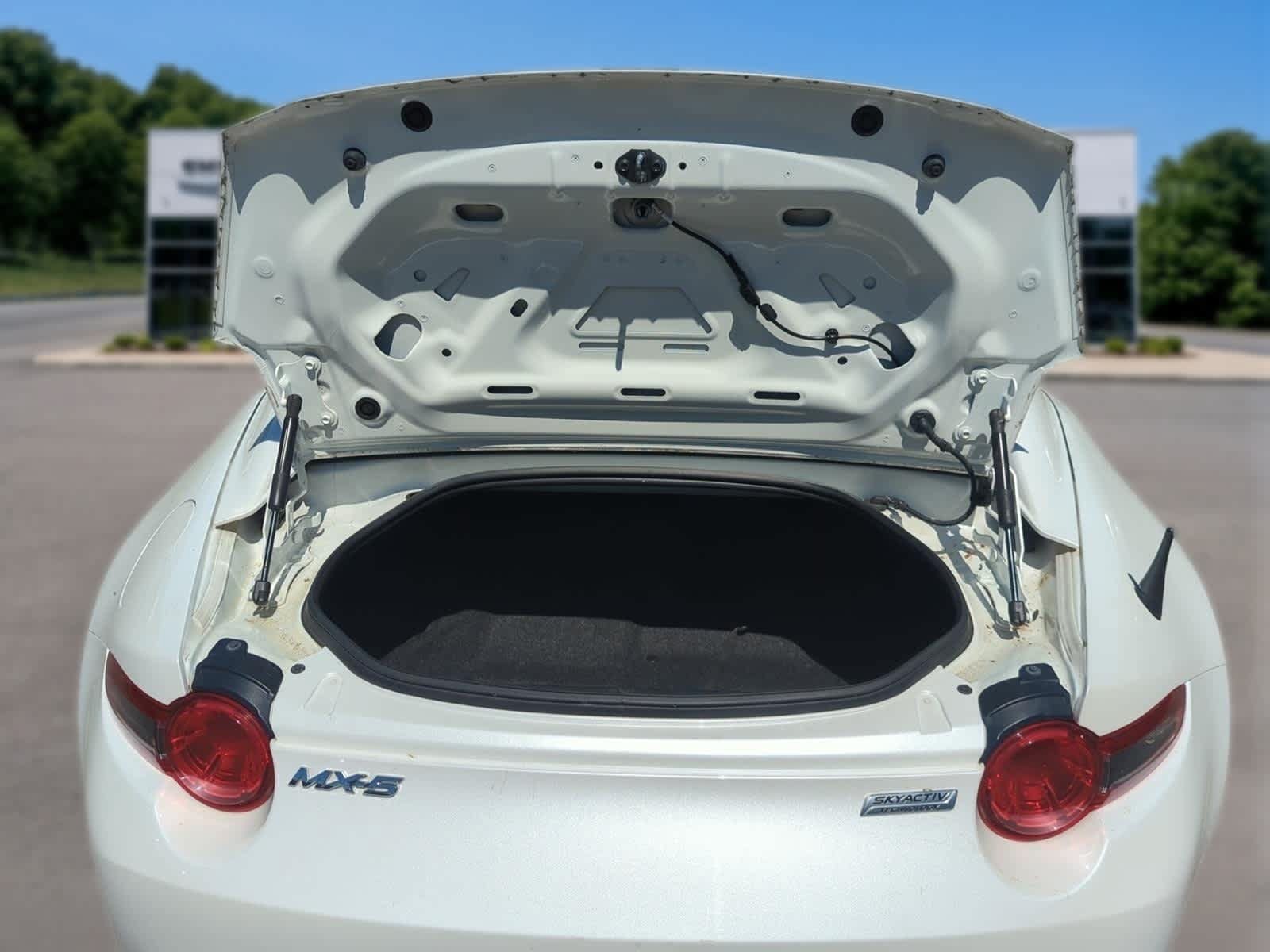 Used 2019 MAZDA MX-5 Miata RF Grand Touring RWD image 36
