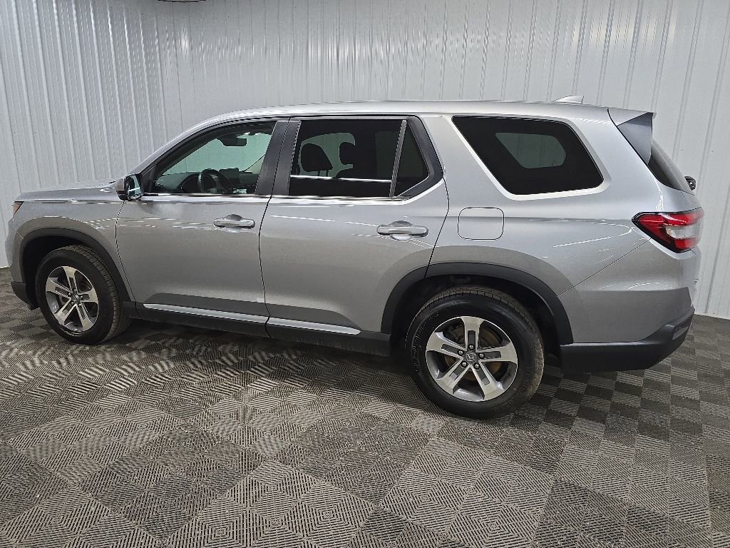 Used 2023 Honda Pilot EX-L image 4