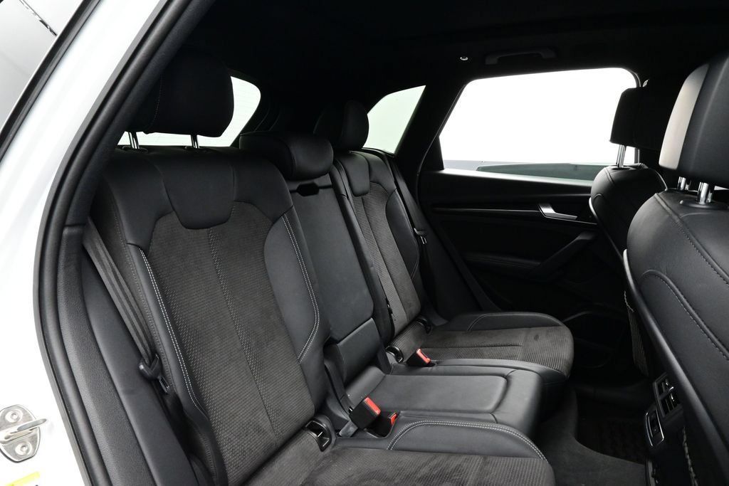 Used 2020 Audi SQ5 Premium Plus w/ Premium Plus Package AWD/4WD image 17