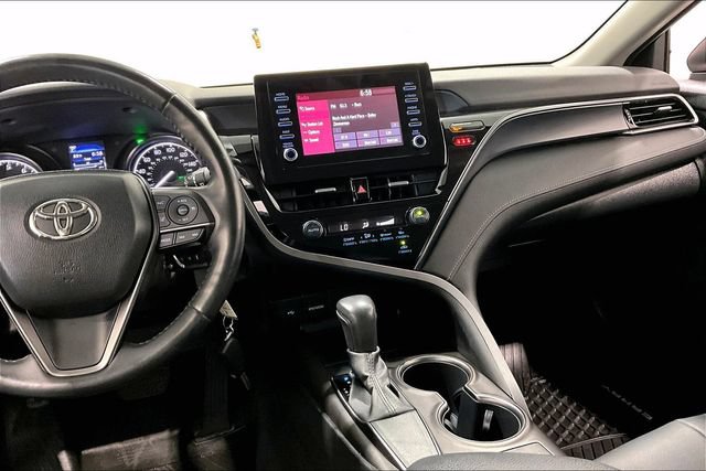 Used 2022 Toyota Camry SE FWD image 12