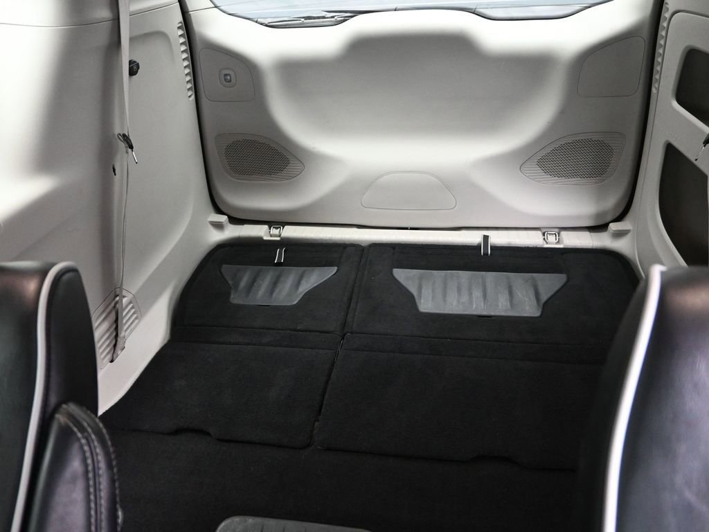 Used 2023 Chrysler Pacifica Limited image 28