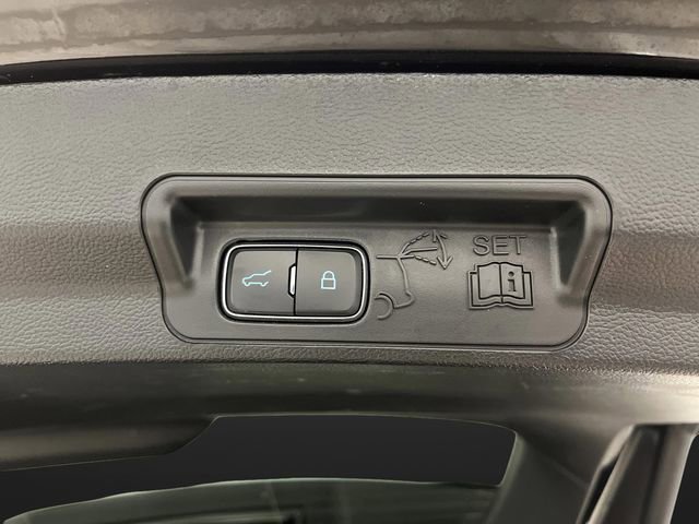 Used 2023 Ford Explorer Limited w/ Limited Technology Package image 17