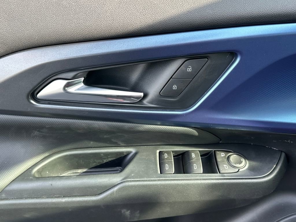 New 2026 Chevrolet Equinox EV LT image 12