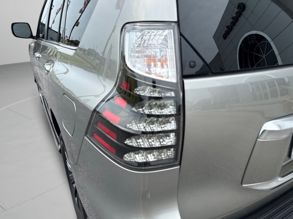 Used 2023 Lexus GX 460 Premium AWD/4WD image 40
