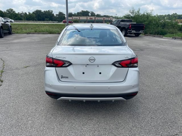 Used 2023 Nissan Versa SV FWD image 8
