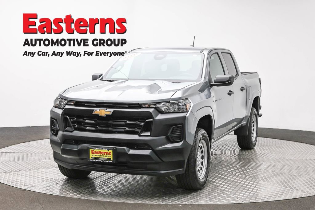 Used 2024 Chevrolet Colorado W/T image 1