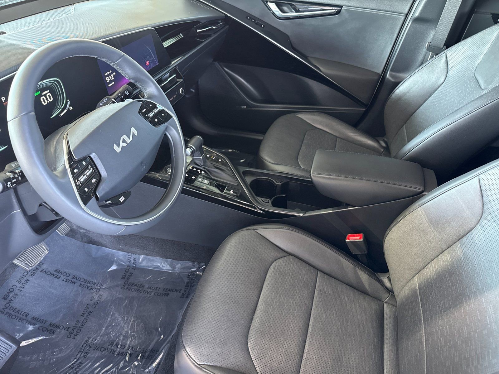 Used 2024 Kia Niro SX image 9