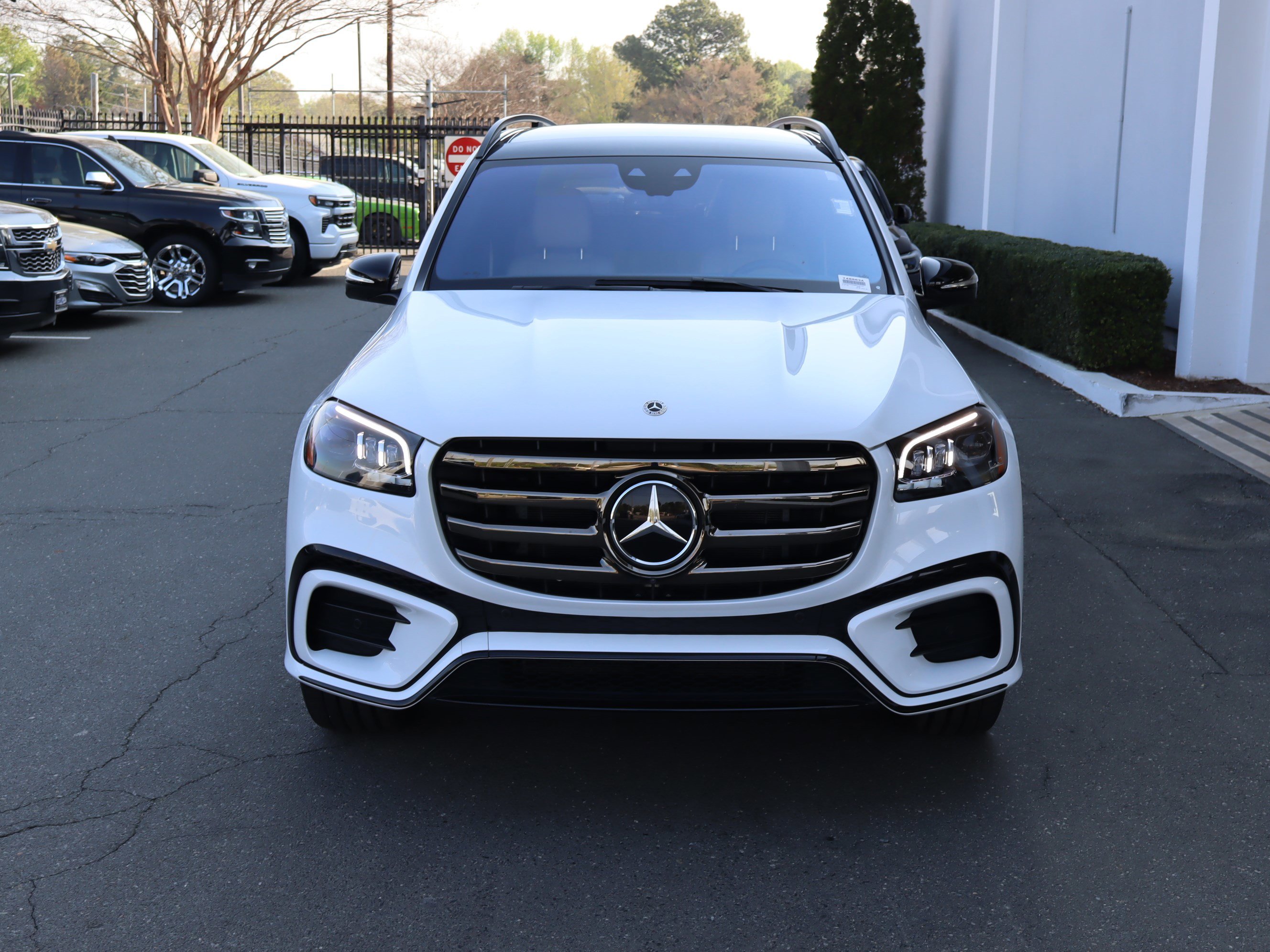 Used 2024 Mercedes-Benz GLS 580 4MATIC image 3