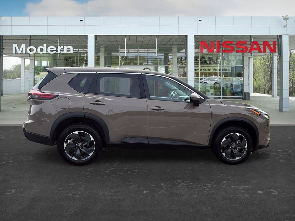 Certified 2025 Nissan Rogue SV AWD/4WD image 6