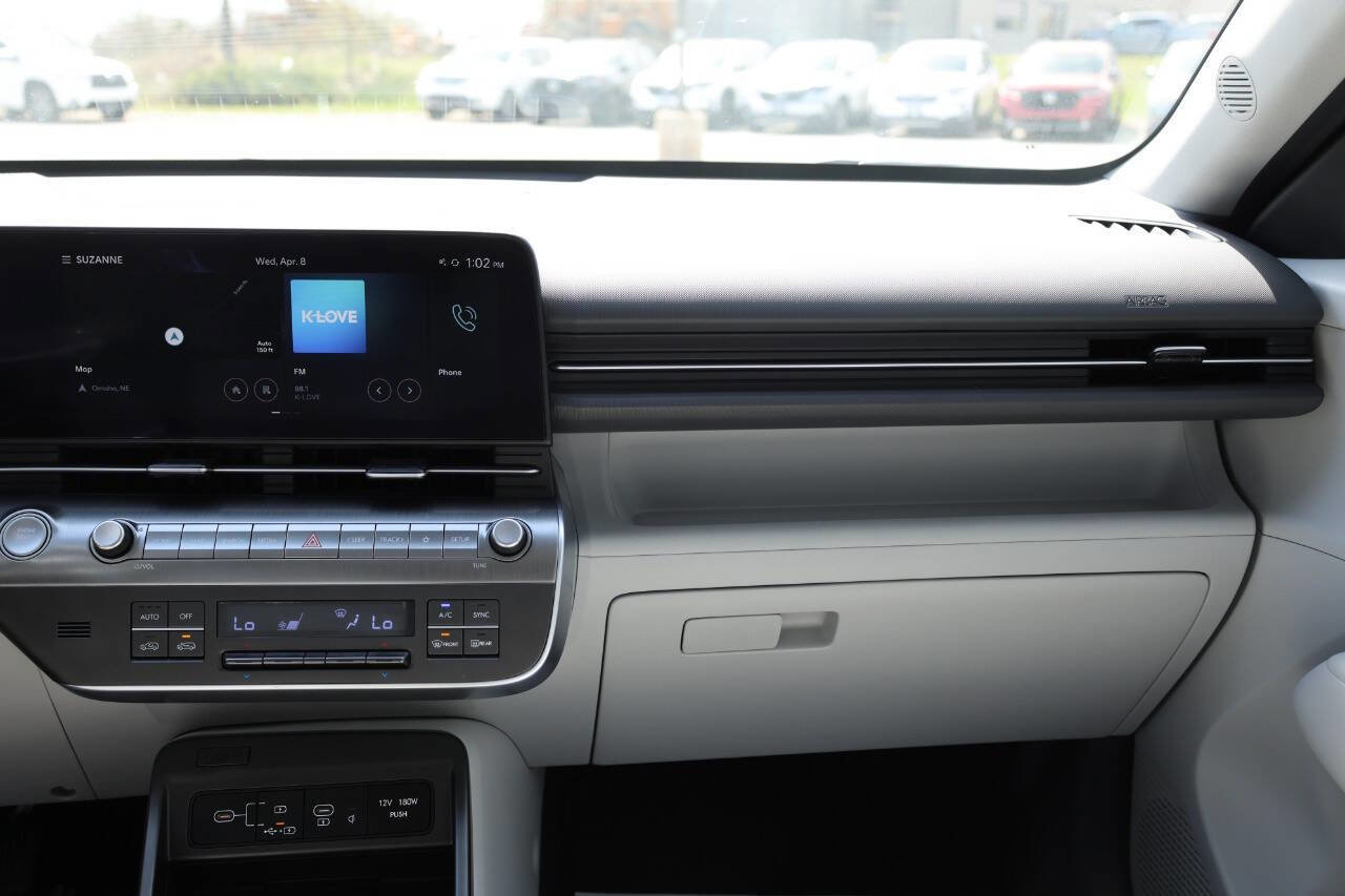 Used 2025 Hyundai Kona SEL FWD image 25