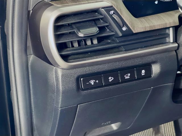 Used 2024 Kia Telluride EX w/ EX Captain's Chair Package image 11