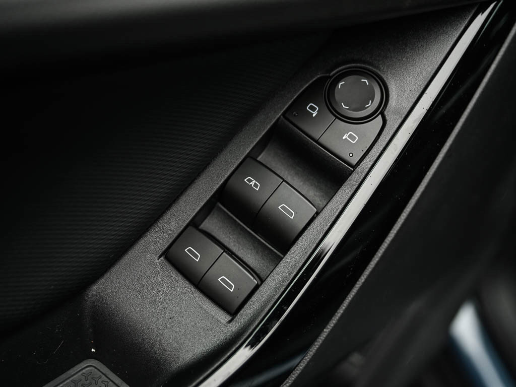 New 2026 Chevrolet Equinox LT w/ Convenience Package II image 17