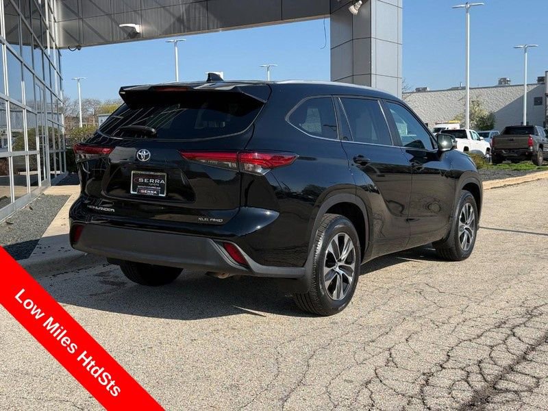 Used 2023 Toyota Highlander XLE AWD/4WD video 3