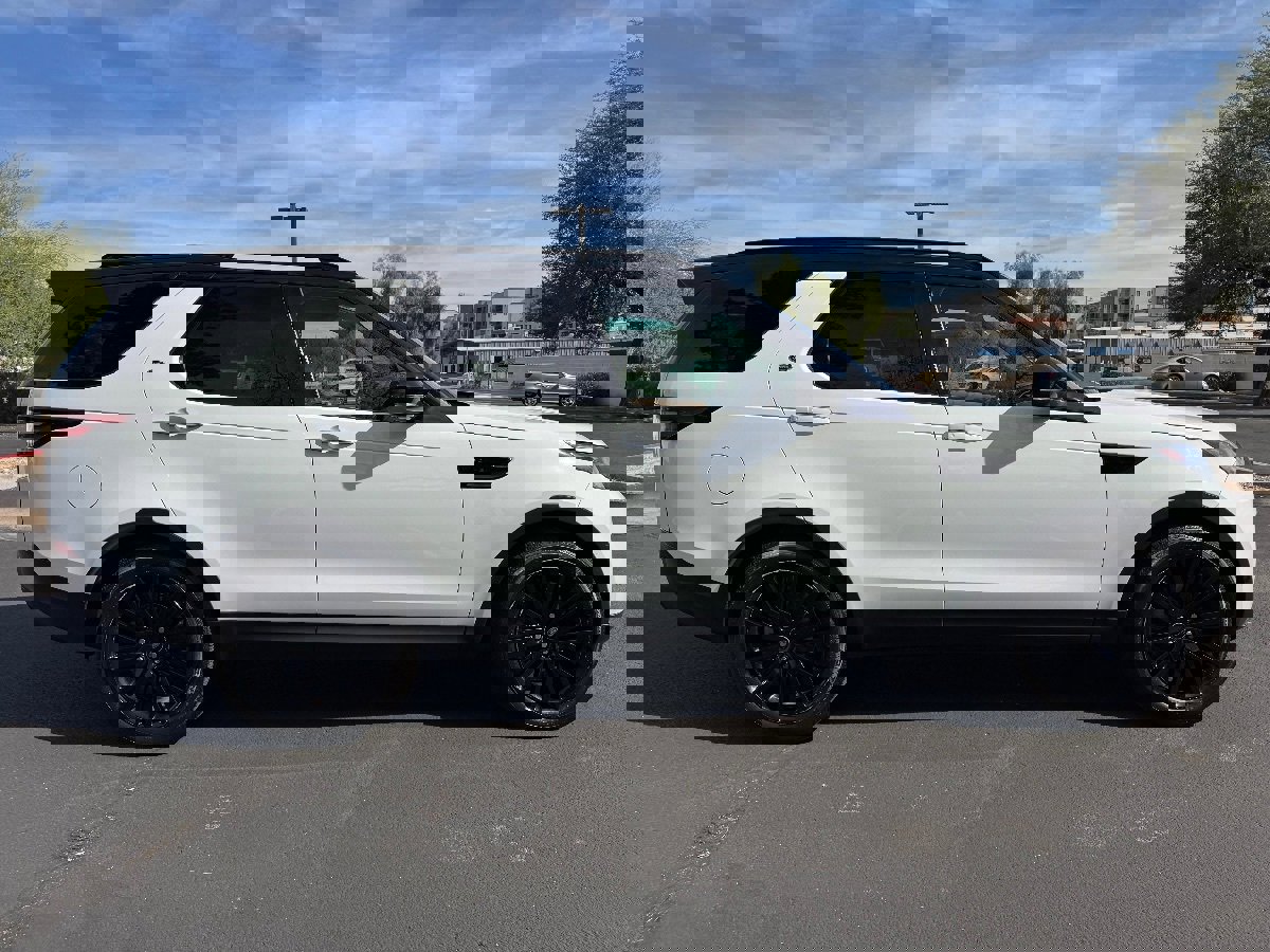 Used 2020 Land Rover Discovery HSE Luxury image 6