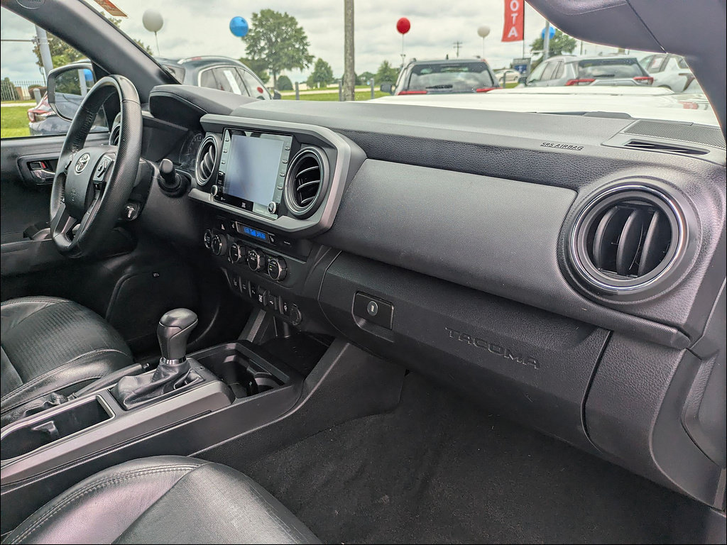 Used 2022 Toyota Tacoma TRD Sport w/ TRD Premium Sport Package AWD/4WD image 37