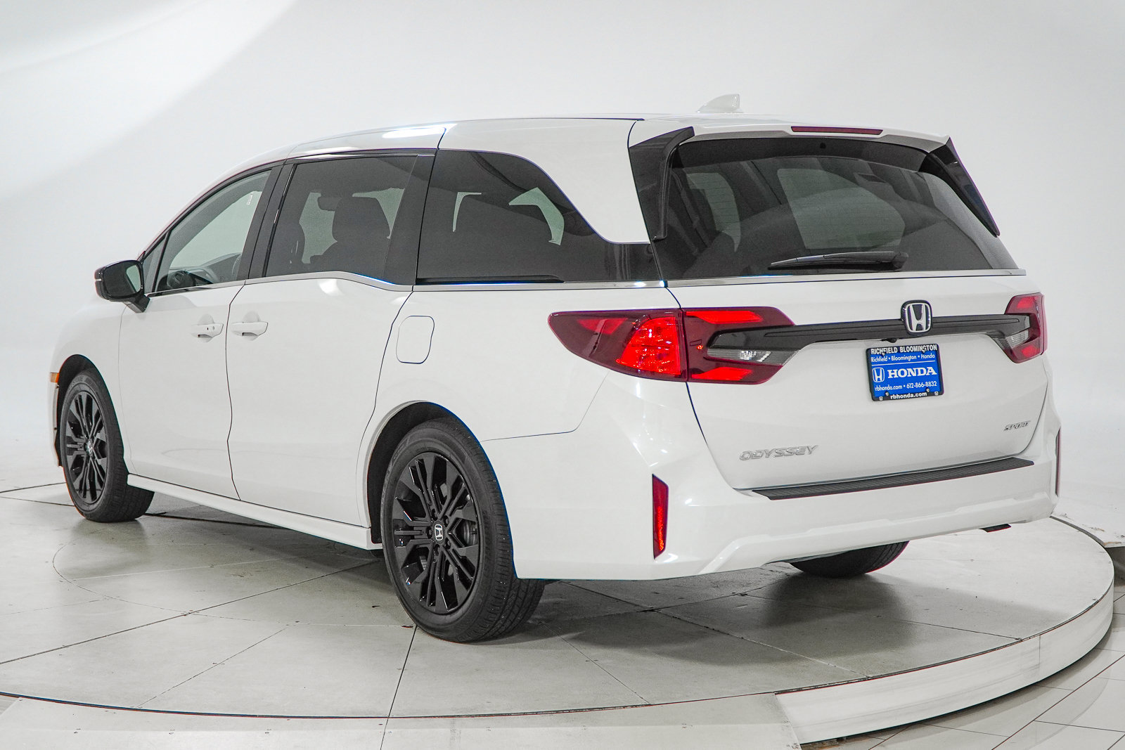 Used 2025 Honda Odyssey Sport-L image 6