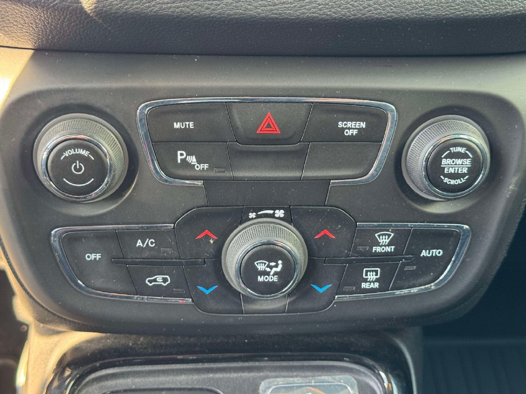 Used 2019 Jeep Compass Latitude AWD/4WD image 30