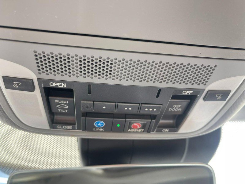 Used 2016 Acura TLX w/ Technology Package image 35