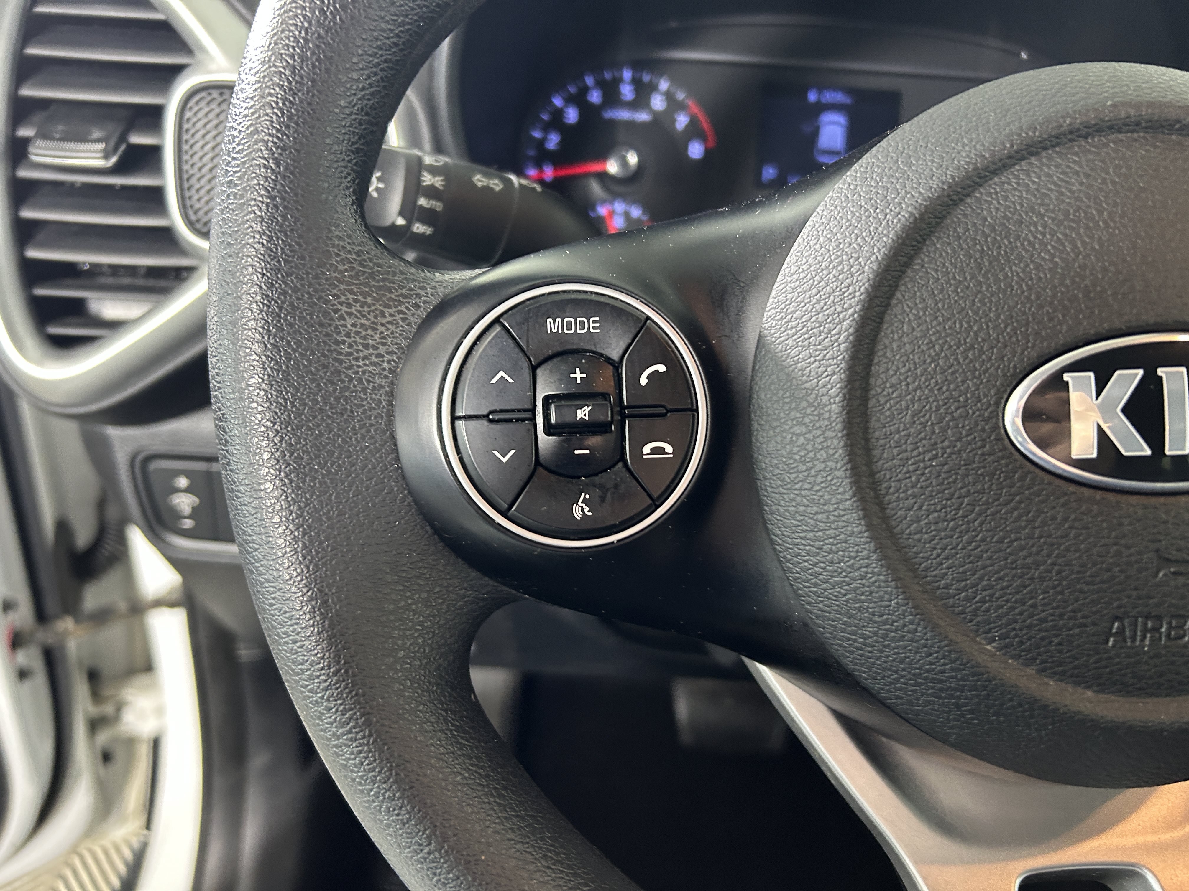 Used 2020 Kia Soul LX FWD image 14