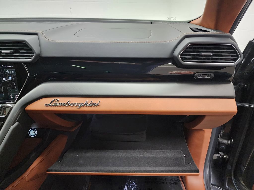 Used 2022 Lamborghini Urus image 38