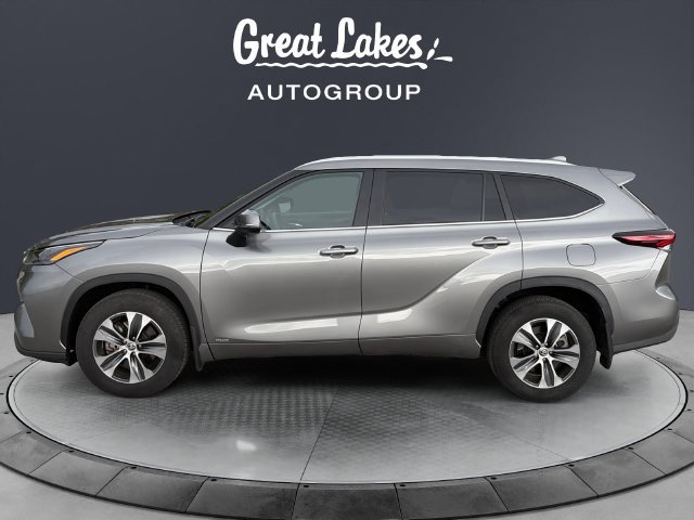 Used 2026 Toyota Highlander XLE AWD/4WD image 2
