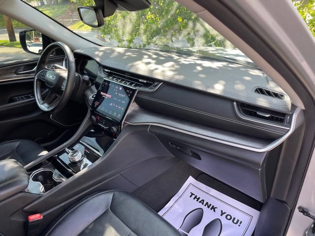 Used 2021 Jeep Grand Cherokee L Limited AWD/4WD image 32