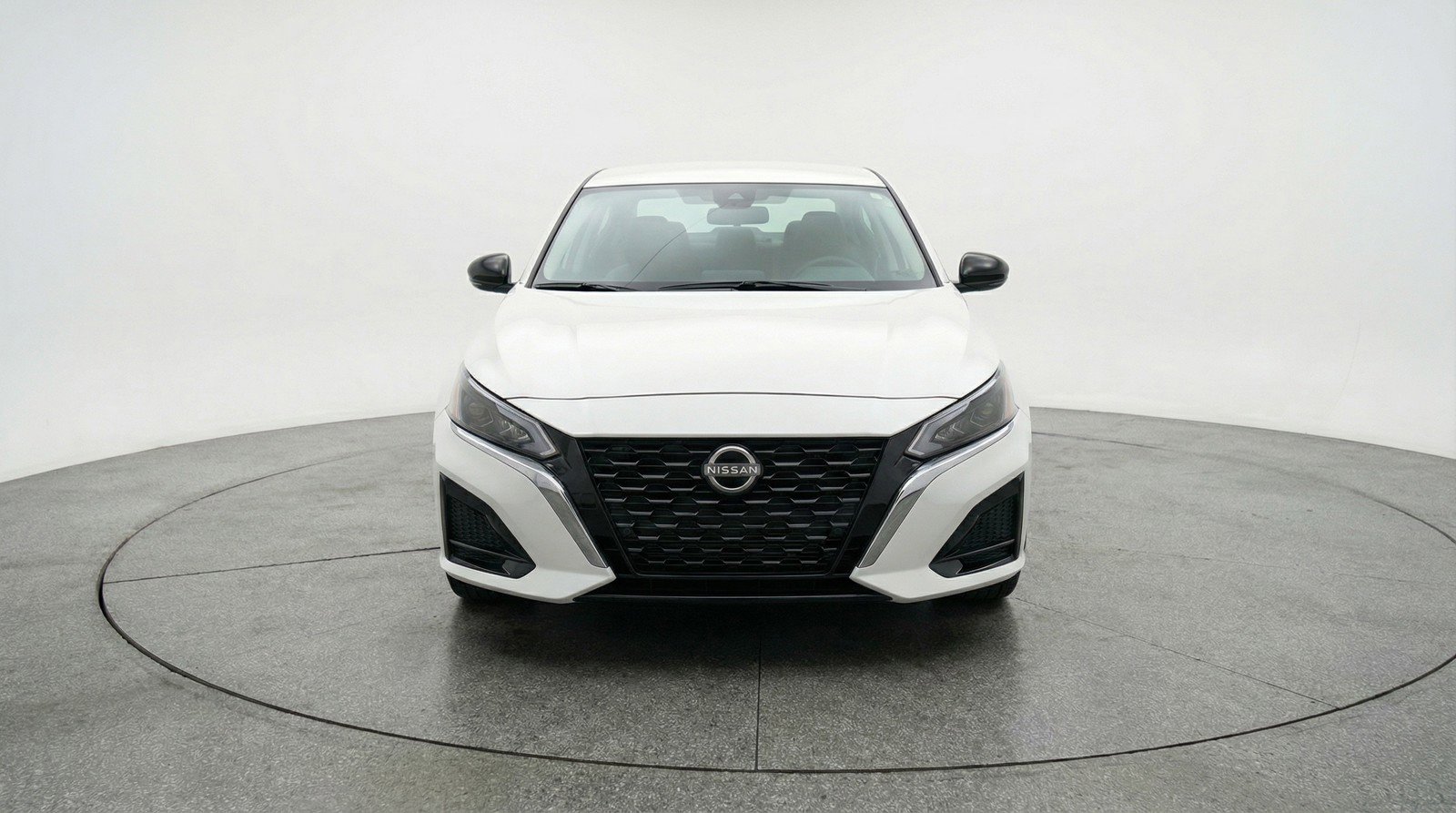 Used 2025 Nissan Altima 2.5 SV image 2