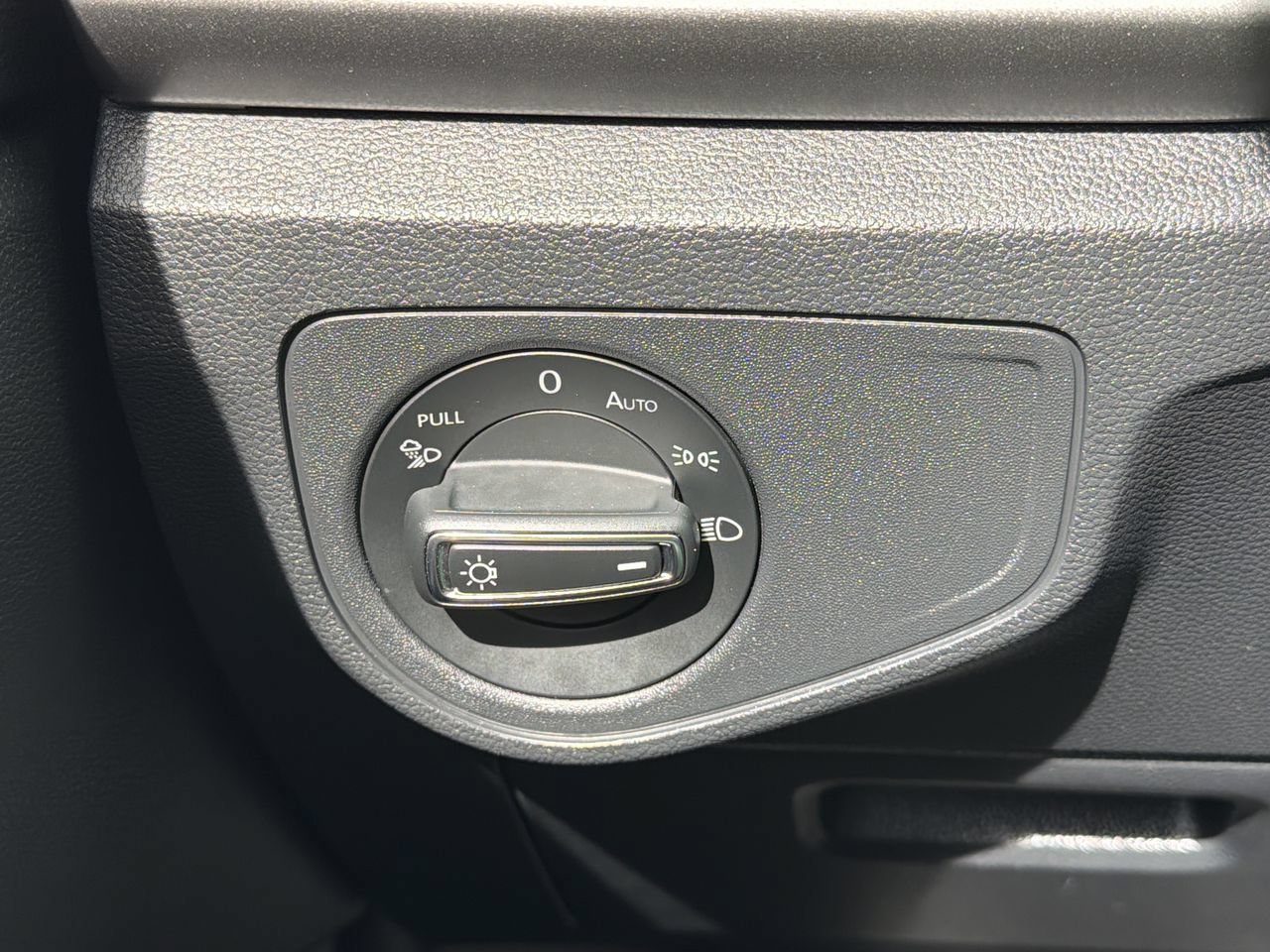 Used 2020 Volkswagen Atlas Cross Sport SEL FWD image 27
