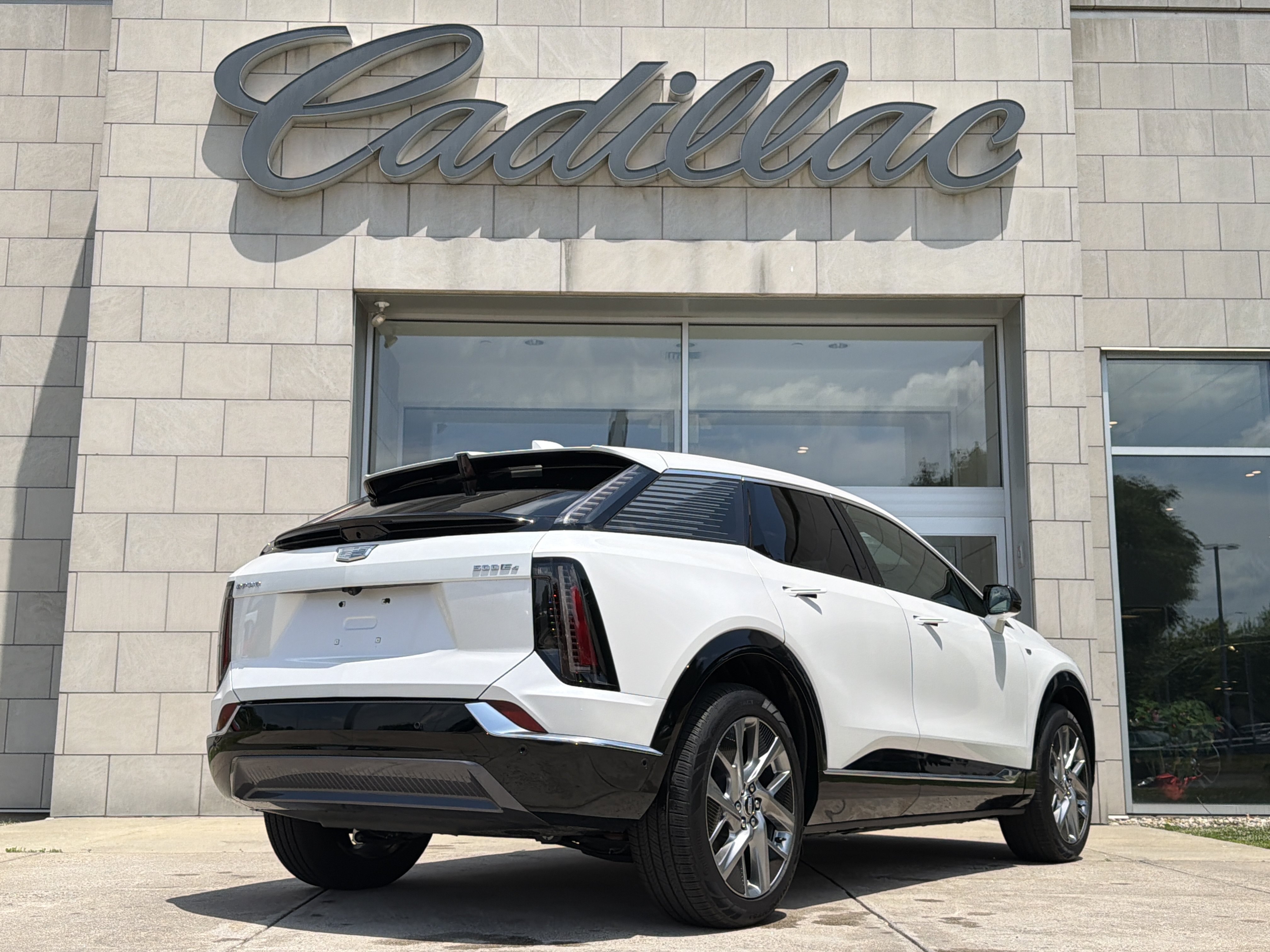 Used 2025 Cadillac Optiq Luxury 1 AWD/4WD image 4