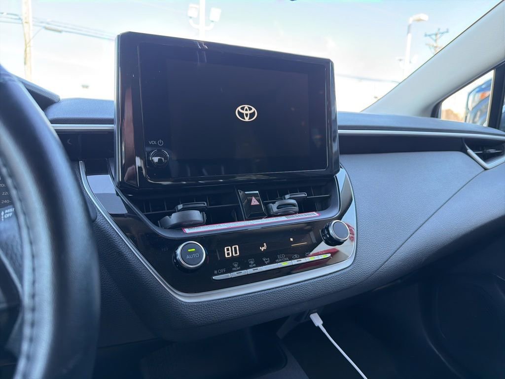 Used 2024 Toyota Corolla LE image 12