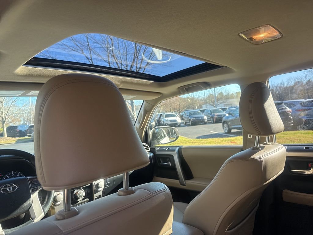 Used 2016 Toyota 4Runner SR5 Premium image 11