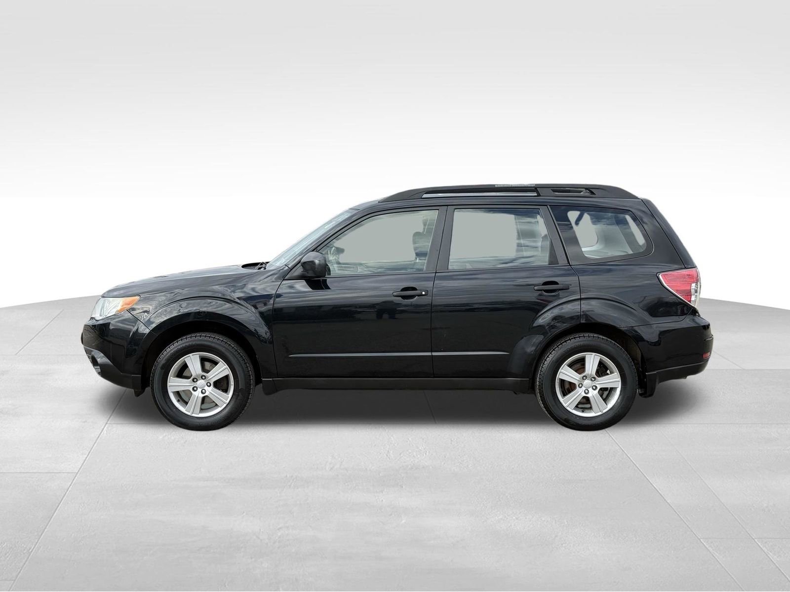 Used 2012 Subaru Forester 2.5X w/ Popular Pkg 3 image 2