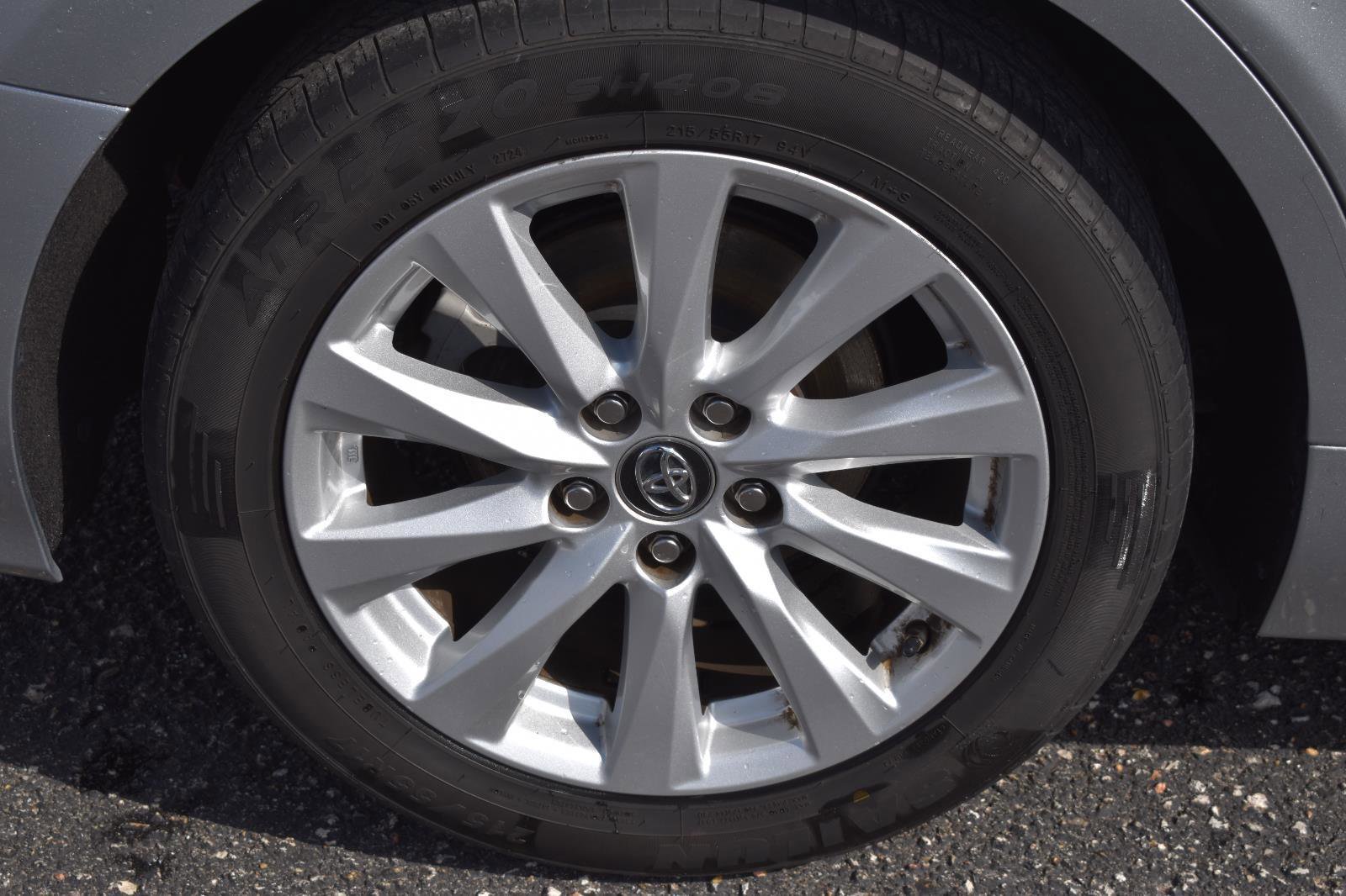 Used 2019 Toyota Camry LE w/ Convenience Package image 12