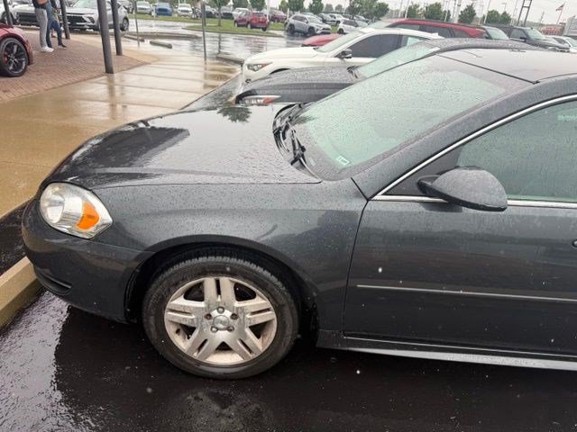 Used 2016 Chevrolet Impala LT FWD image 2