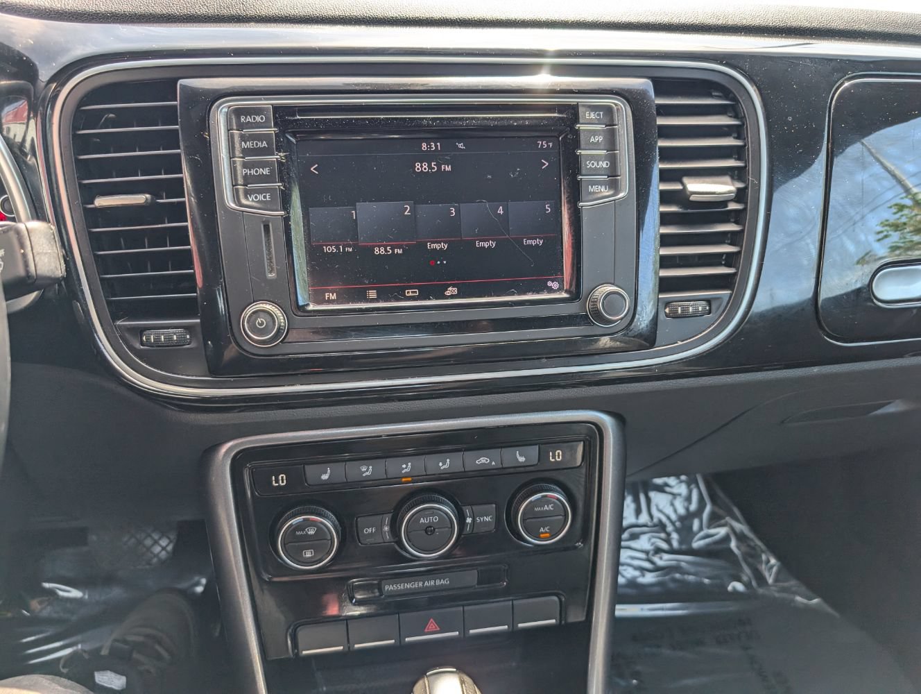 Used 2019 Volkswagen Beetle 2.0T SE FWD image 20