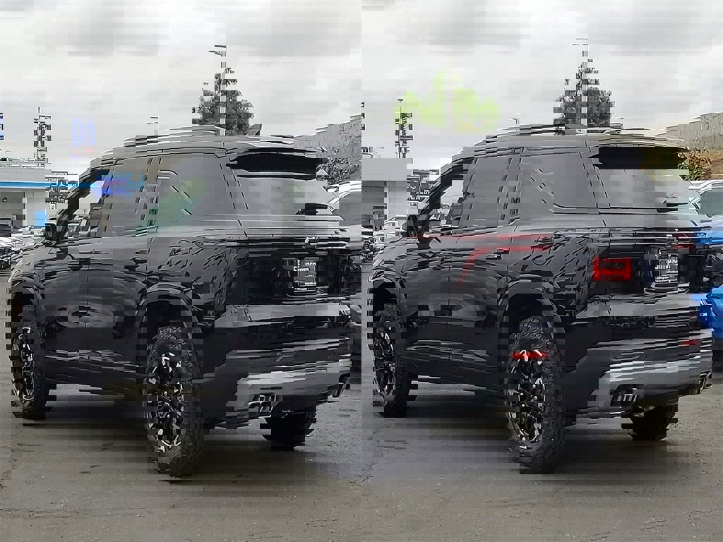 New 2026 Chevrolet Traverse Z71 w/ LPO, Floor Liner Package image 2