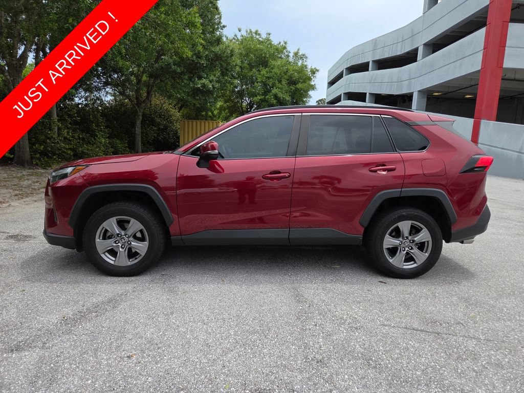 Used 2022 Toyota RAV4 XLE FWD image 8