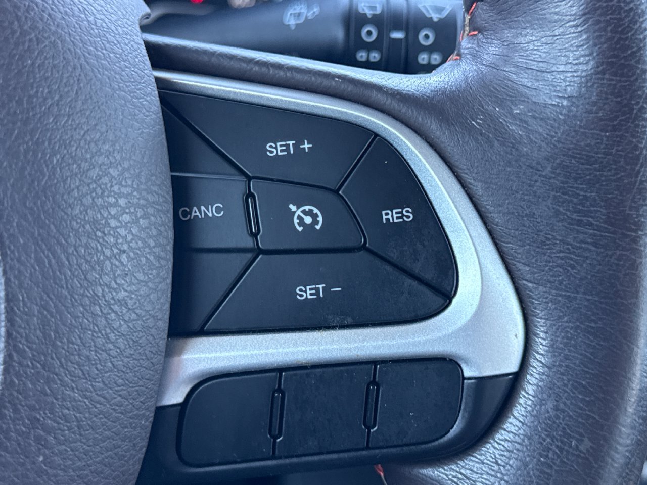 Used 2016 Jeep Renegade Latitude AWD/4WD image 25