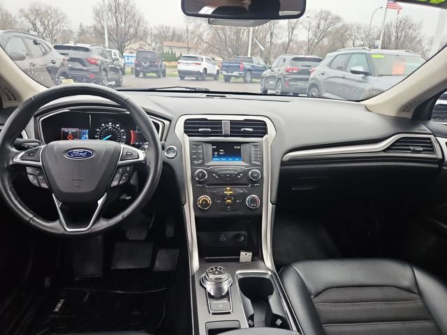 Used 2017 Ford Fusion SE image 13