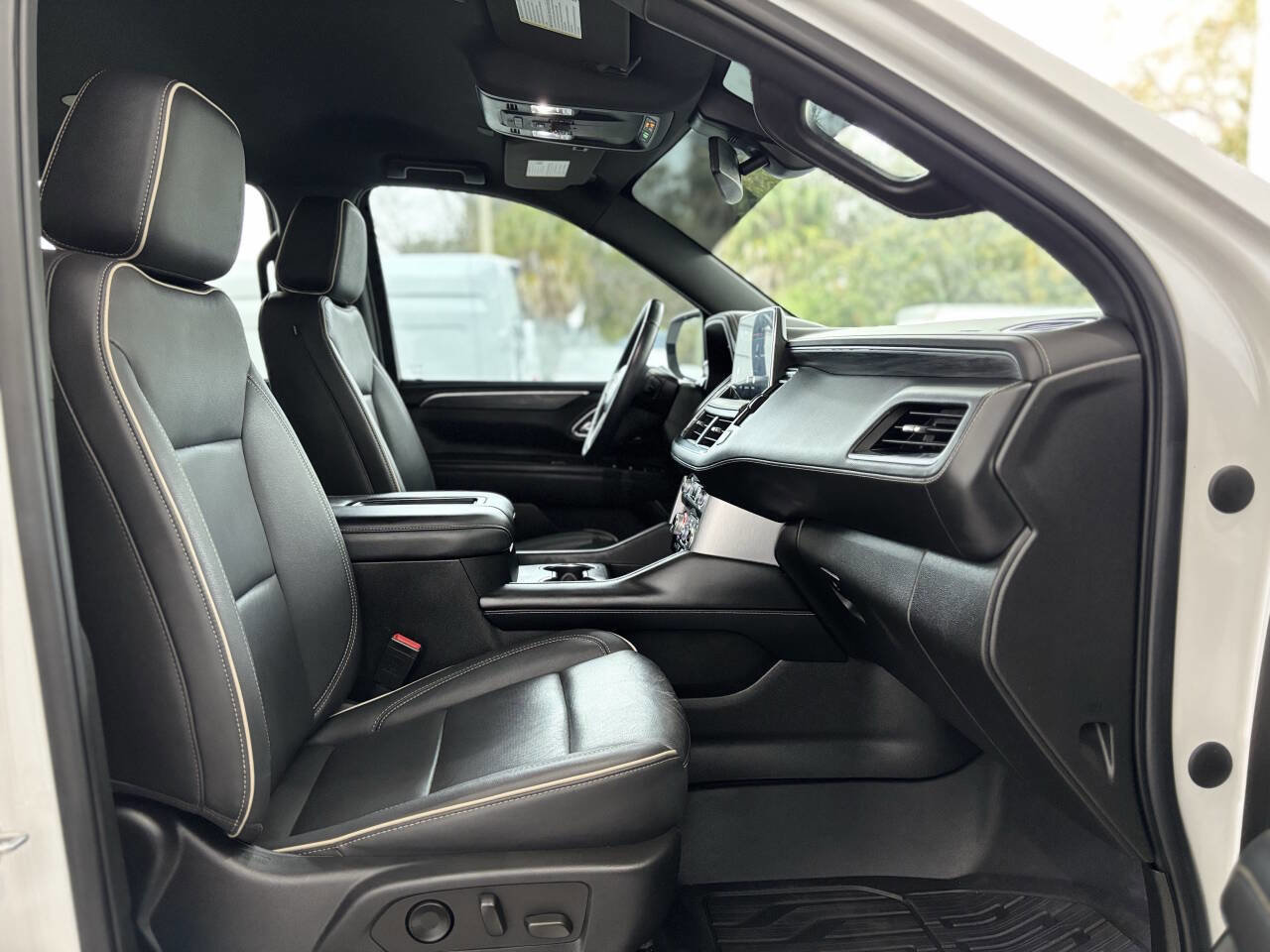 Used 2022 GMC Yukon XL SLT w/ SLT Luxury Package image 34