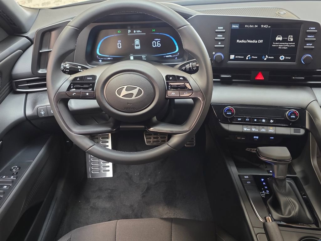 New 2026 Hyundai Elantra SEL Sport Premium FWD image 15