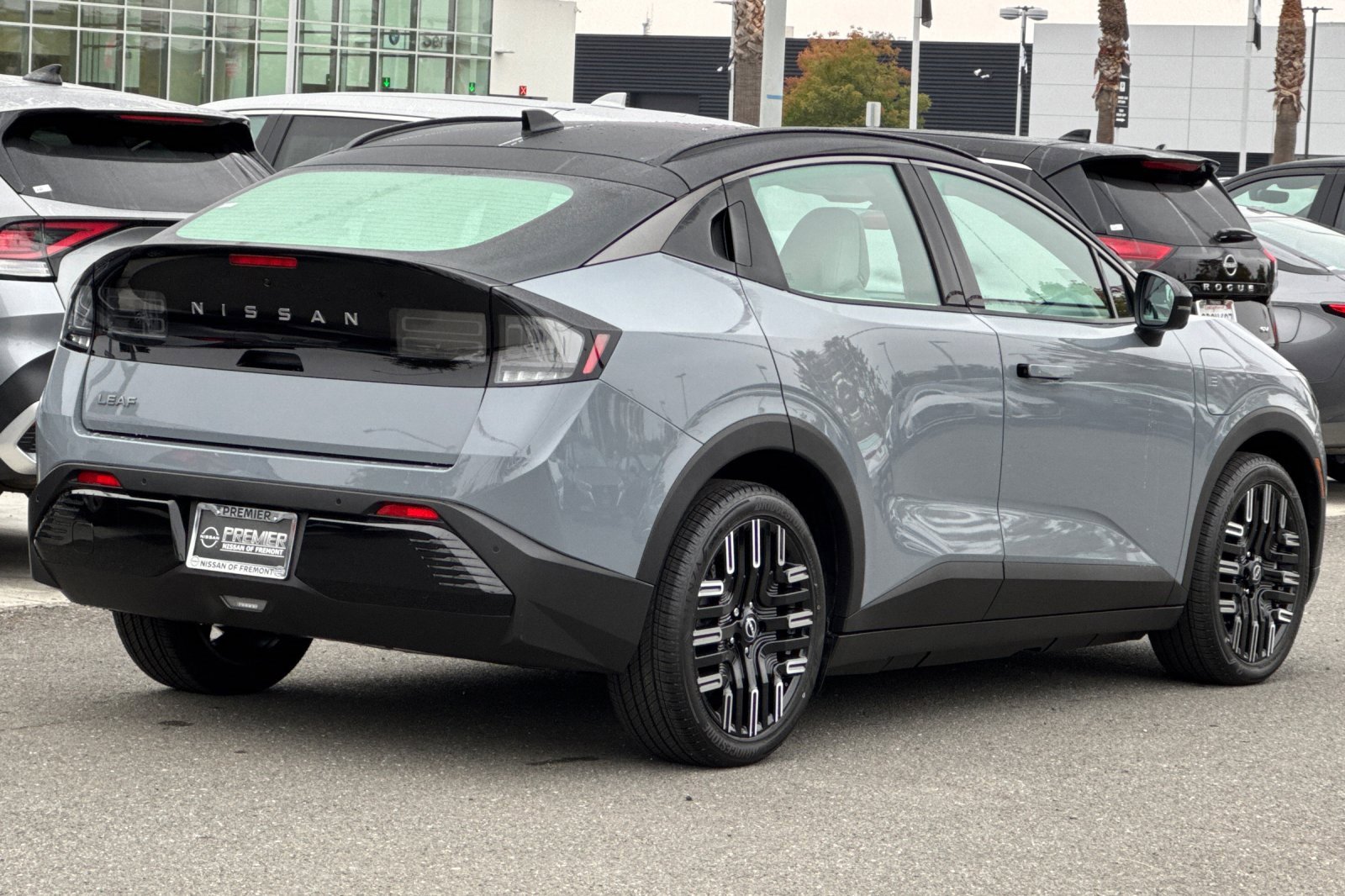 New 2026 Nissan Leaf Platinum+ w/ Cargo Package (Platinum+) image 4