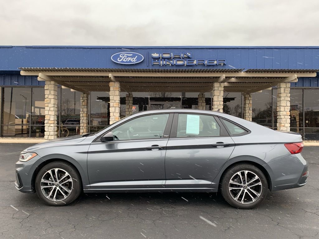 Used 2025 Volkswagen Jetta Sport image 6