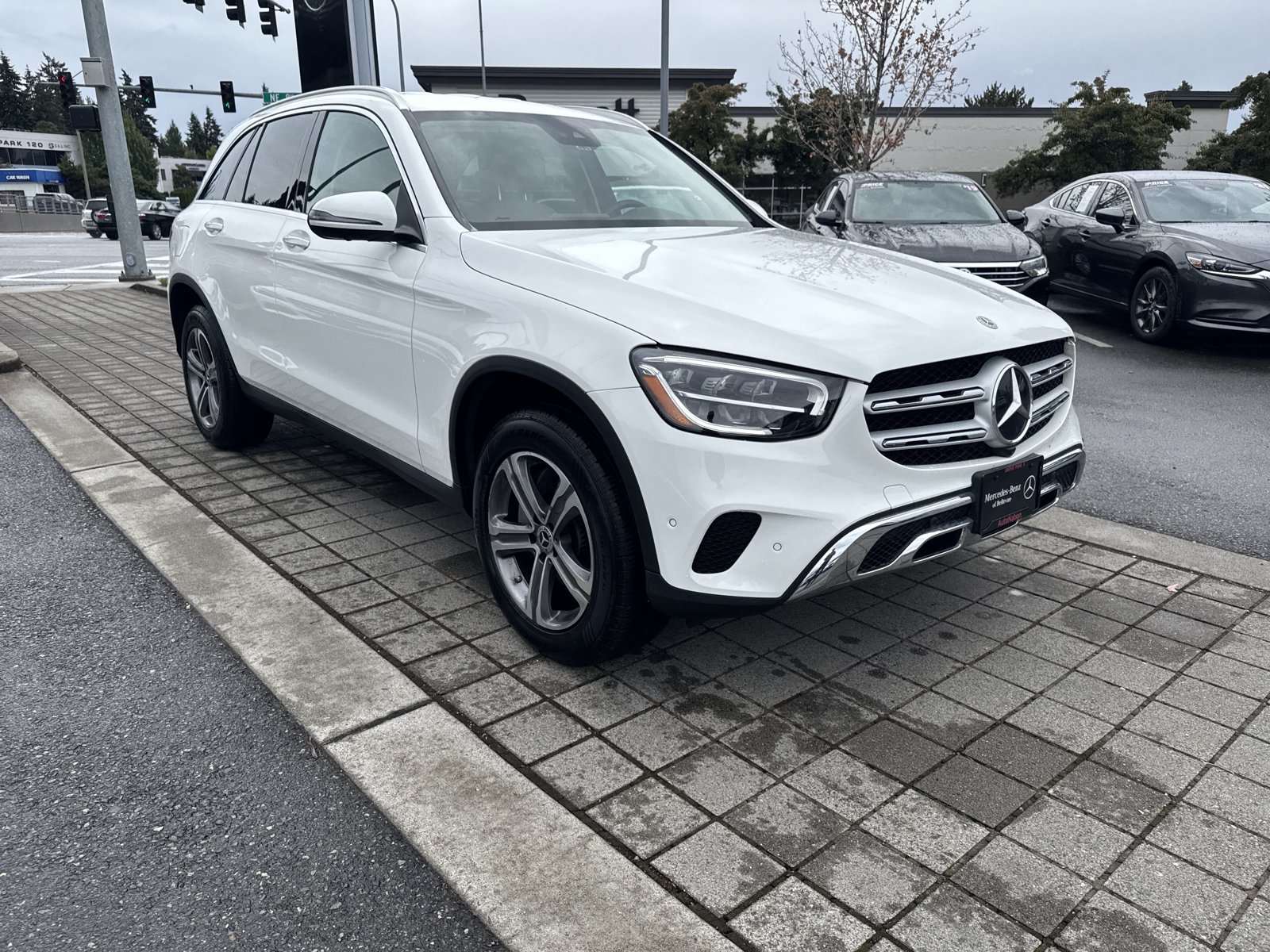 Used 2022 Mercedes-Benz GLC 300 4MATIC image 3